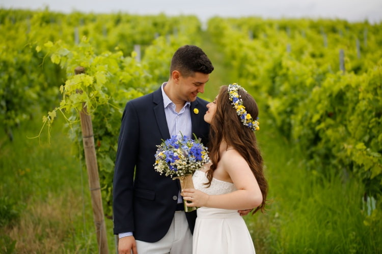 Couple celebrated a wedding in a Texas vineyard